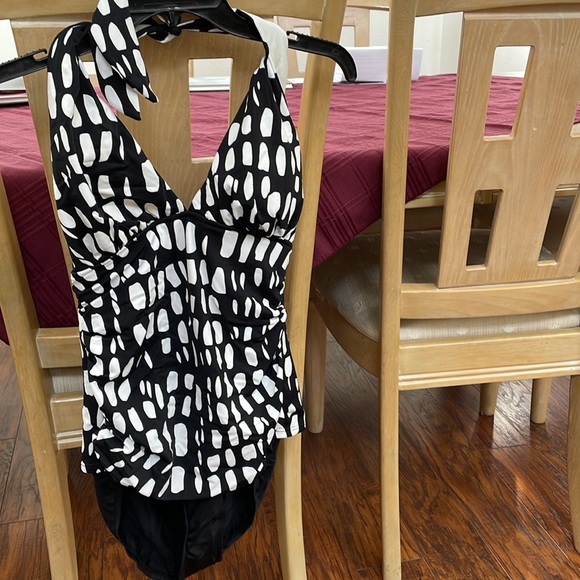 Bathing suit - Picture 2 of 2